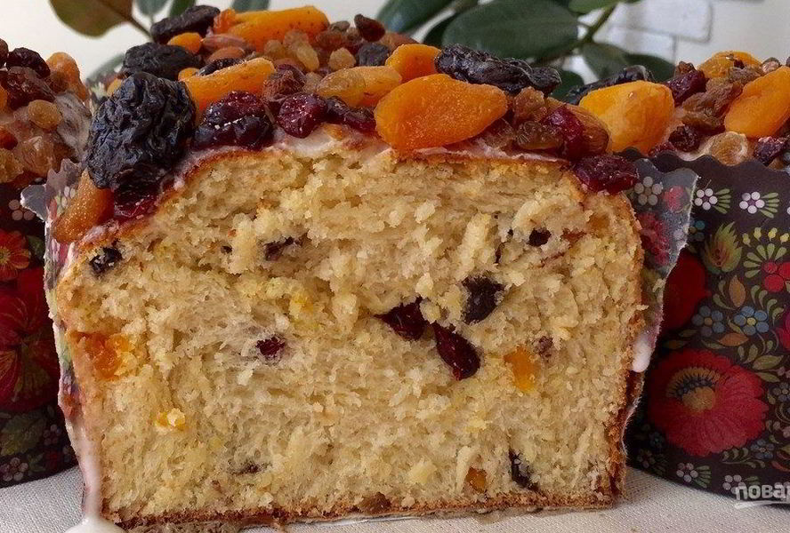 Пасхальный кулич с сухофруктами и орехами