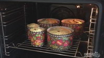 пасхальный кулич с сухофруктами и орехами