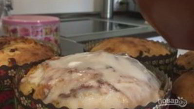 пасхальный кулич с сухофруктами и орехами