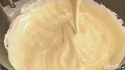 пасхальный кулич с сухофруктами и орехами