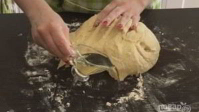 пасхальный кулич с сухофруктами и орехами