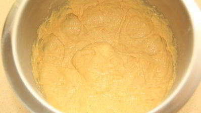 пасхальный венок с курагой и орехами