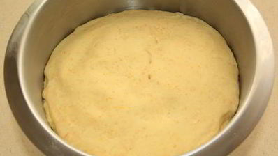 пасхальный венок с курагой и орехами