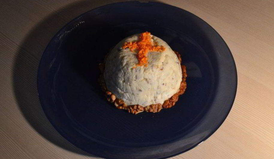 Рецепт сливочной пасхи с грецкими орехами и финиками