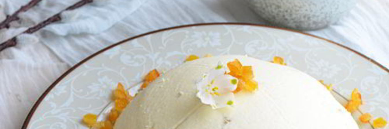 Творожная пасха с марципаном и изюмом