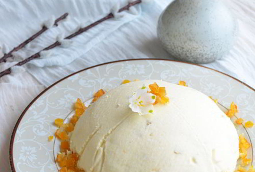 Творожная пасха с марципаном и изюмом