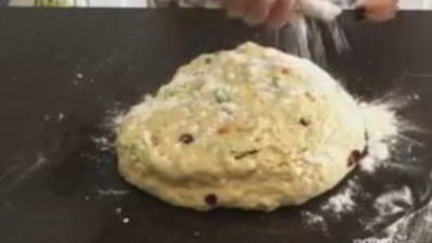 вкусный пасхальный кулич с цедрой и цукатами