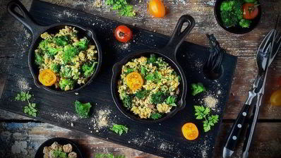 скрамбл с брокколи и бородинскими отрубями