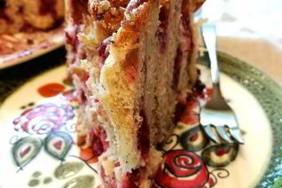 Сладкая вертушка с пудингом и малиной