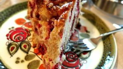 сладкая вертушка с пудингом и малиной