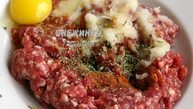 ароматные фрикадельки под рисово-тыквенным суфле