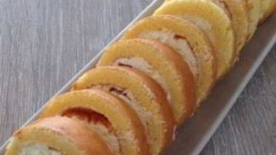 бисквитный рулет с брусничным суфле