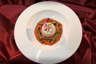 Куриное суфле с апельсиновыми цукатами на морковном пюре