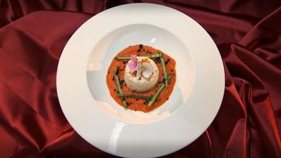 куриное суфле с апельсиновыми цукатами на морковном пюре