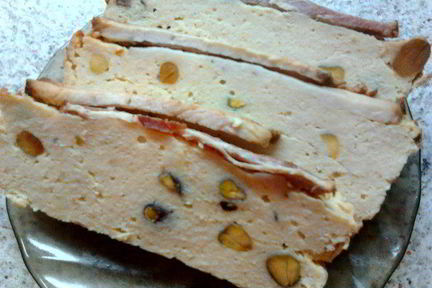 Куриное суфле с фисташками