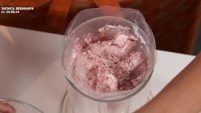 миндальный бисквит под ягодным суфле