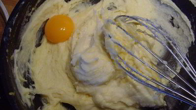 рулет-суфле с пармезаном и вялеными томатами