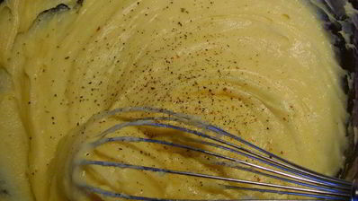 рулет-суфле с пармезаном и вялеными томатами