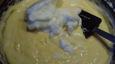 рулет-суфле с пармезаном и вялеными томатами