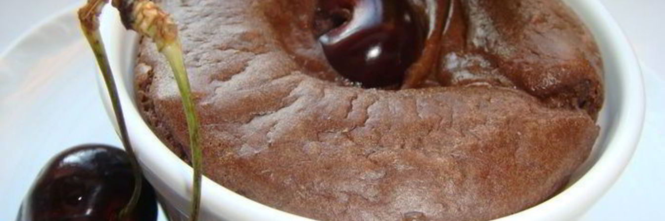 Шоколадное суфле запеченное с пьяной вишней