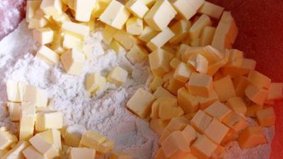 сладкий киш с творожным суфле и абрикосами