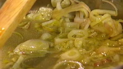 сливочное суфле с зеленым луком и тимьяном