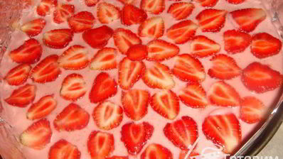 торт-суфле с клубникой