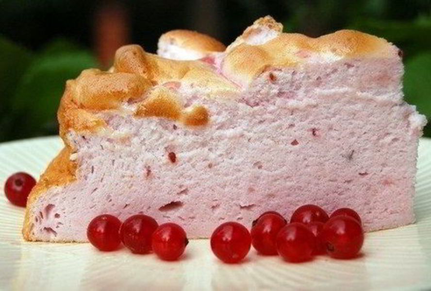 Торт-суфле с ягодами Розовое облако