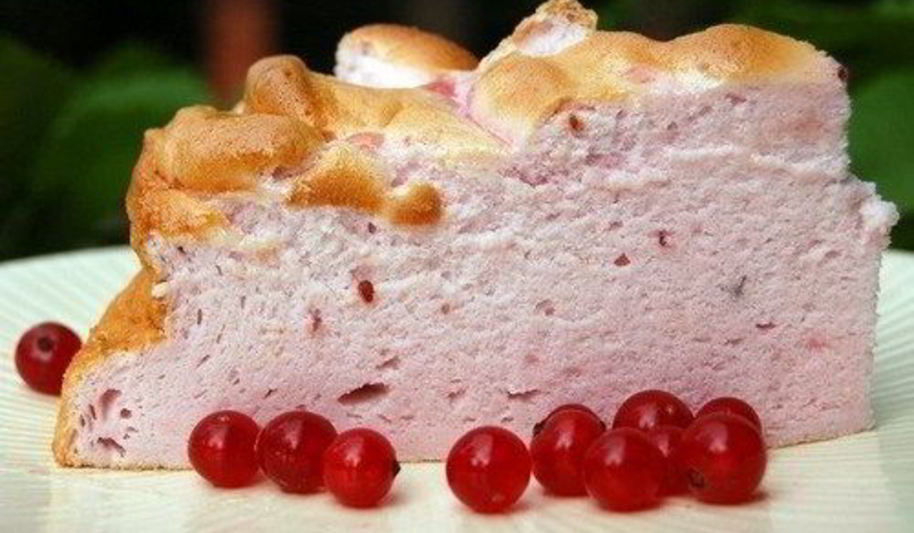 Рецепт торта-суфле с ягодами розовое облако
