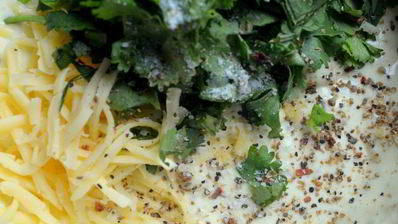 творожно-картофельное суфле с кинзой