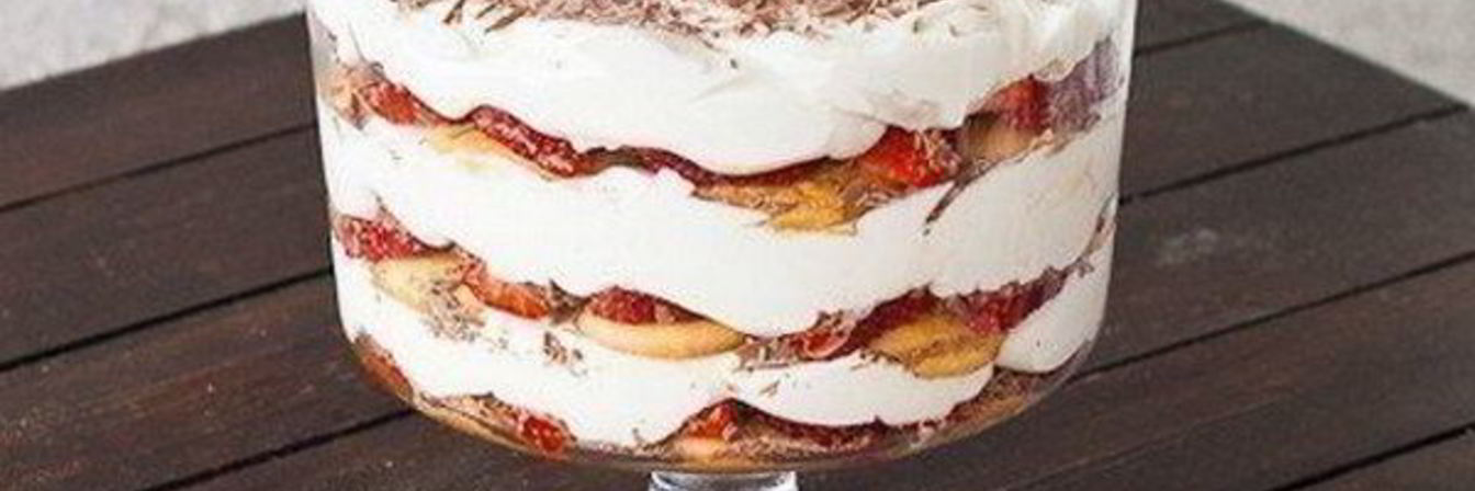 Клубничный тирамису-трайфл на десерт