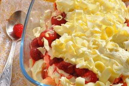 Тирамису с клубникой и белым шоколадом