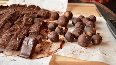 трюфели из горького и молочного шоколада