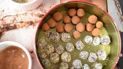 трюфели из горького и молочного шоколада