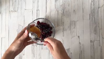 вишневый крамбл с миндалем