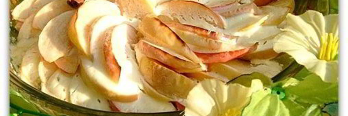 Яблочный десерт с медом и маскарпоне