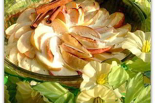 Яблочный десерт с медом и маскарпоне