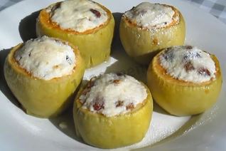 Запеченные яблоки с творогом в мультиварке