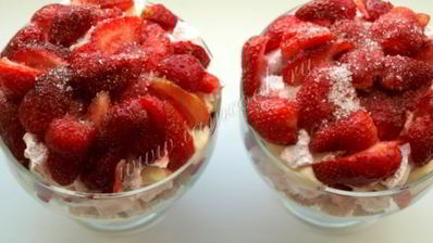 клубничный десерт с зефиром