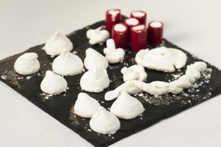 Маршмеллоу в малиновой глазировке