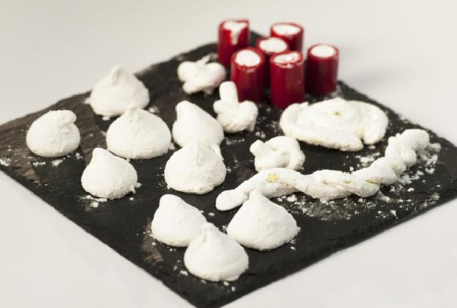 Маршмеллоу в малиновой глазировке