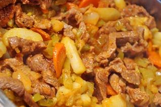 Азу из говядины по-татарски в мультиварке