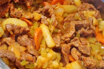 Азу из говядины по-татарски в мультиварке