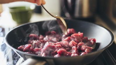 азу по-татарски в горшочках