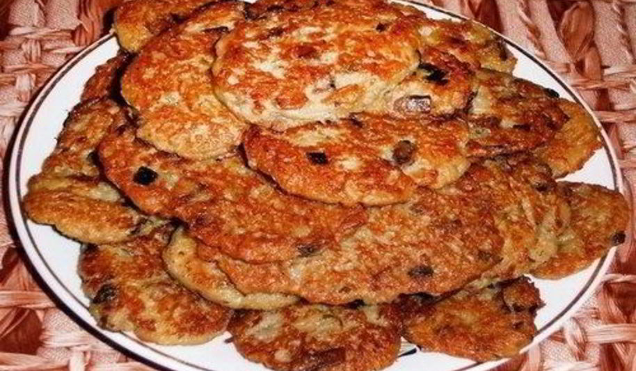 Рецепт деревенских драников с луком и грибами
