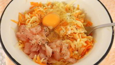 драники из картофеля и тыквы с курицей