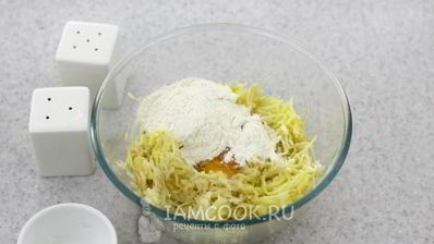 драники с колбасой