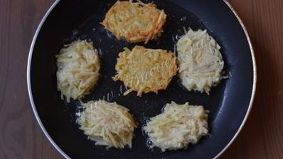 драники в томатном соусе