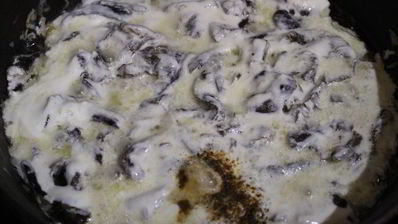 картофельные драники с грибным соусом