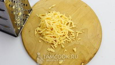 картофельные драники с колбасой и сыром